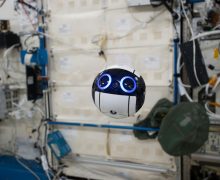 ドローンカメラ「Int-Ball」