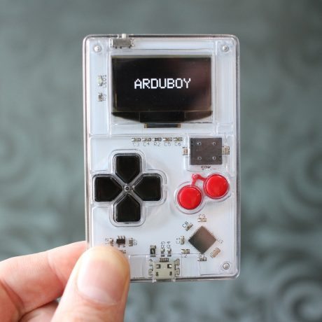 ARDUBOY – カードサイズの8ビット携帯ゲーム機 、49ドルで本日発売【@maskin】