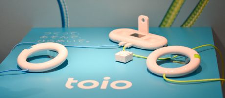 レゴや絵本をIoT化させるおもちゃ「toio（トイオ）」発表、ソニーの最新テクノロジーを活用