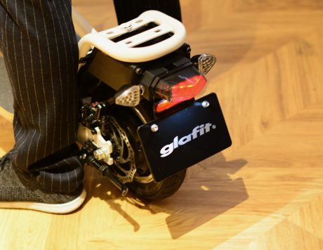 glafitが電動スクーター「X-Scooter LOM」を発表、カーゴを牽引できるパワーが魅力